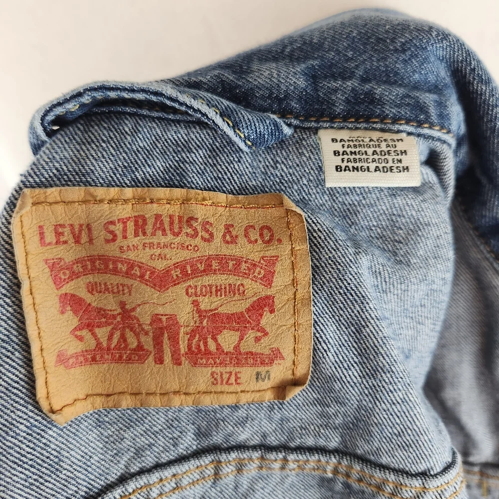 Levi's Dark Wash Denim Trucker Jacket  WPL-423